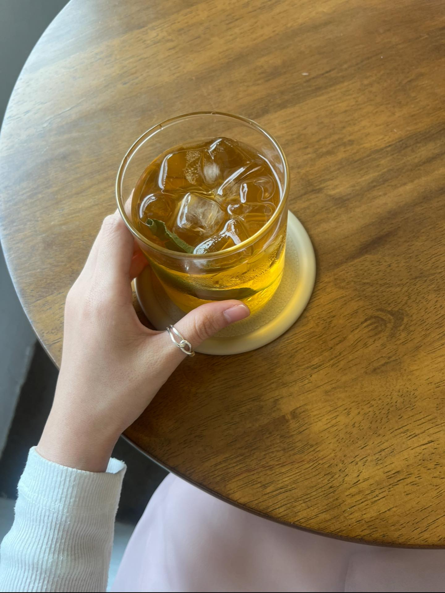 luel 링 착용 이미지